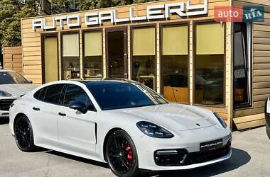 Фастбек Porsche Panamera 2019 в Києві