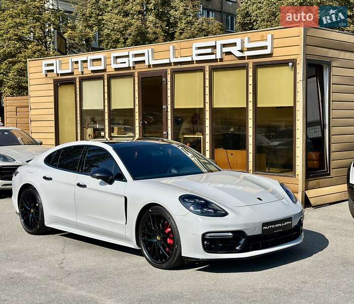 Porsche Panamera 2019