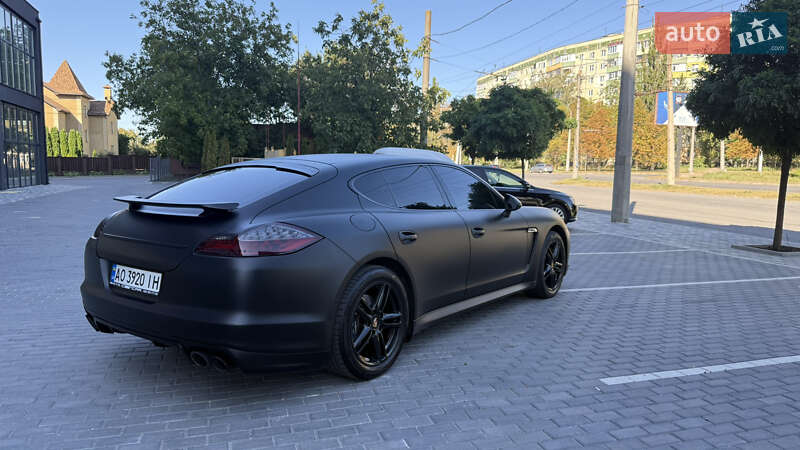 Фастбэк Porsche Panamera 2011 в Полтаве