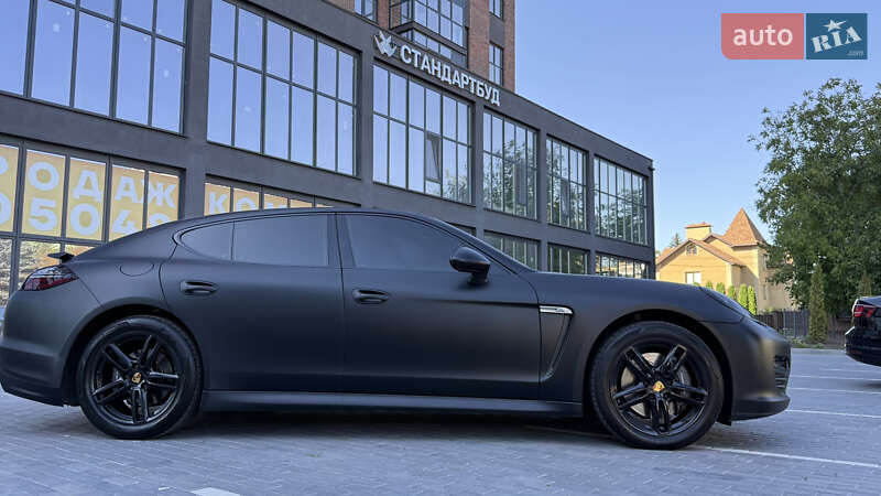 Фастбэк Porsche Panamera 2011 в Полтаве