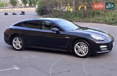 Фастбэк Porsche Panamera 2011 в 