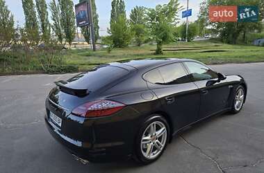 Фастбэк Porsche Panamera 2011 в 