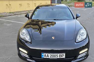Фастбэк Porsche Panamera 2011 в 