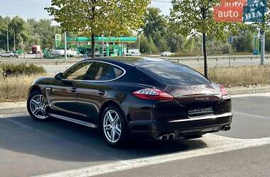 Фастбек Porsche Panamera 2010 в 