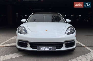 Фастбэк Porsche Panamera 2019 в 