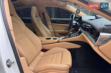 Фастбэк Porsche Panamera 2019 в 