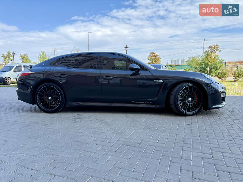 Фастбэк Porsche Panamera 2012 в Киеве