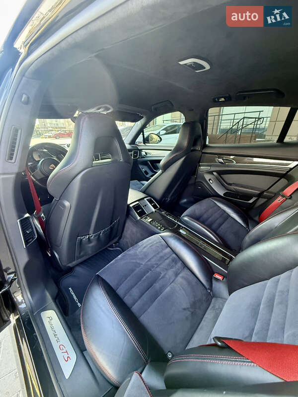 Фастбэк Porsche Panamera 2012 в Киеве