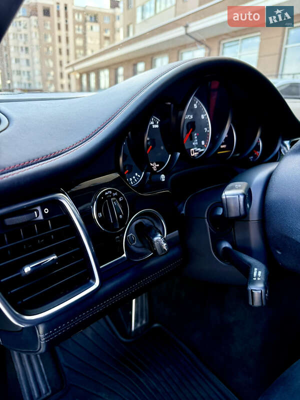 Фастбэк Porsche Panamera 2012 в Киеве