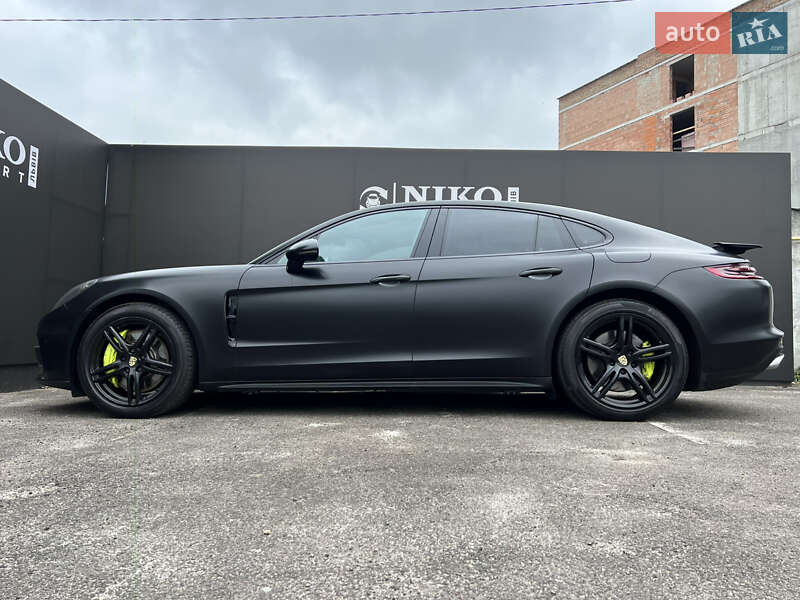 Фастбэк Porsche Panamera 2017 в Львове