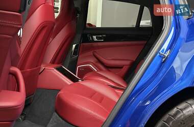 Фастбэк Porsche Panamera 2018 в 