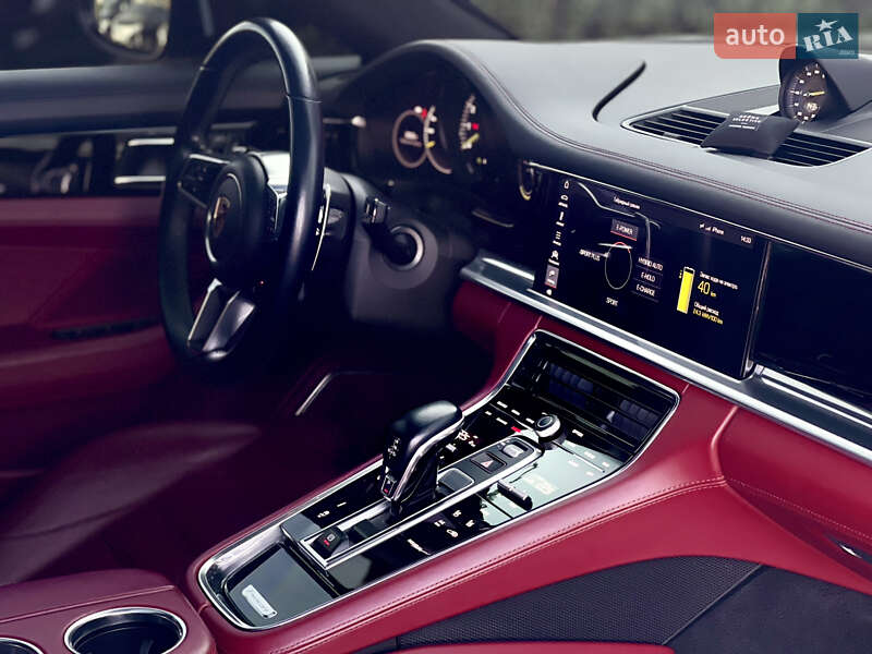 Фастбэк Porsche Panamera 2018 в Киеве фото 21 Фастбэк Porsche Panamera 2018 в Киеве