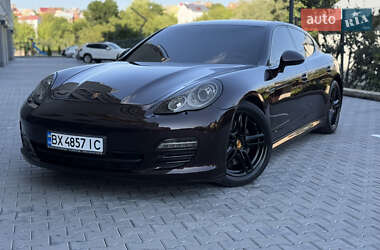 Фастбек Porsche Panamera 2010 в Хмельницькому