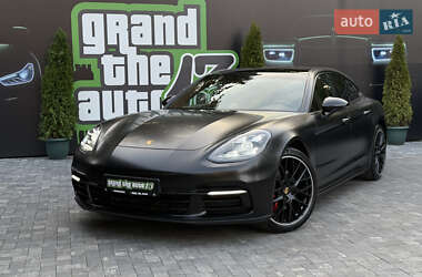 Фастбэк Porsche Panamera 2020 в 