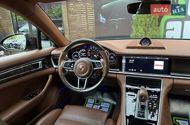 Фастбэк Porsche Panamera 2020 в 