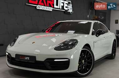 Фастбэк Porsche Panamera 2020 в 