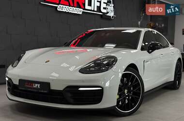 Фастбэк Porsche Panamera 2020 в 