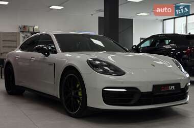 Фастбэк Porsche Panamera 2020 в 