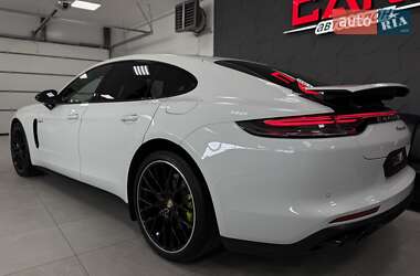 Фастбэк Porsche Panamera 2020 в 