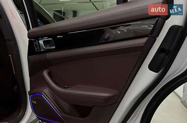 Фастбэк Porsche Panamera 2020 в 