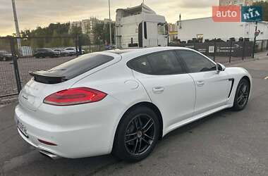 Фастбэк Porsche Panamera 2013 в 