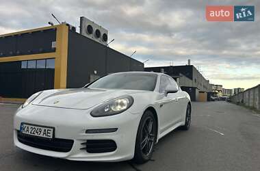 Фастбэк Porsche Panamera 2013 в 
