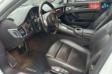 Фастбэк Porsche Panamera 2013 в 