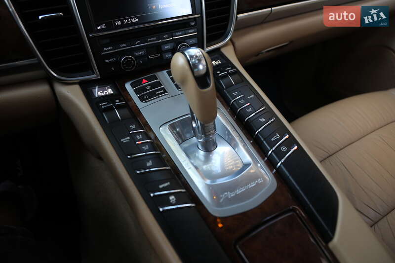 Фастбэк Porsche Panamera 2011 в Харькове
