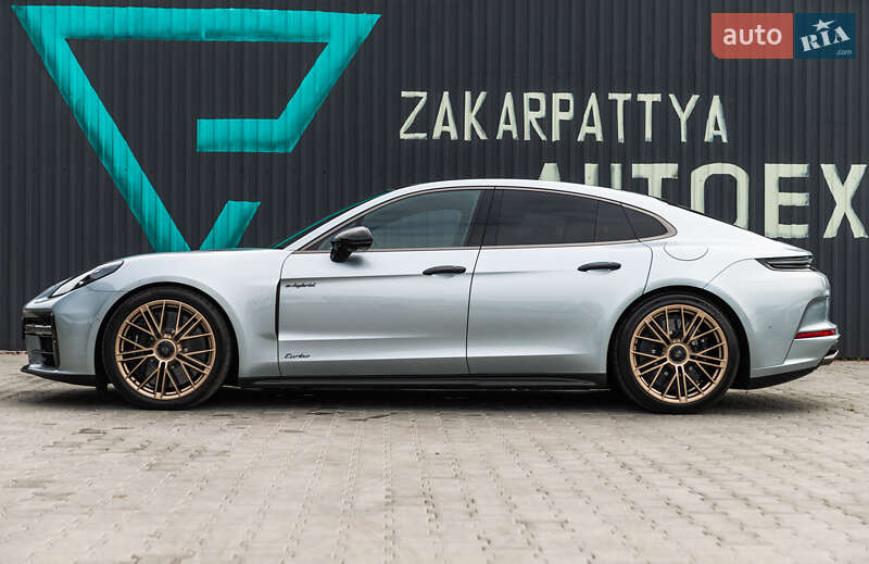 Фастбэк Porsche Panamera 2024 в Мукачево