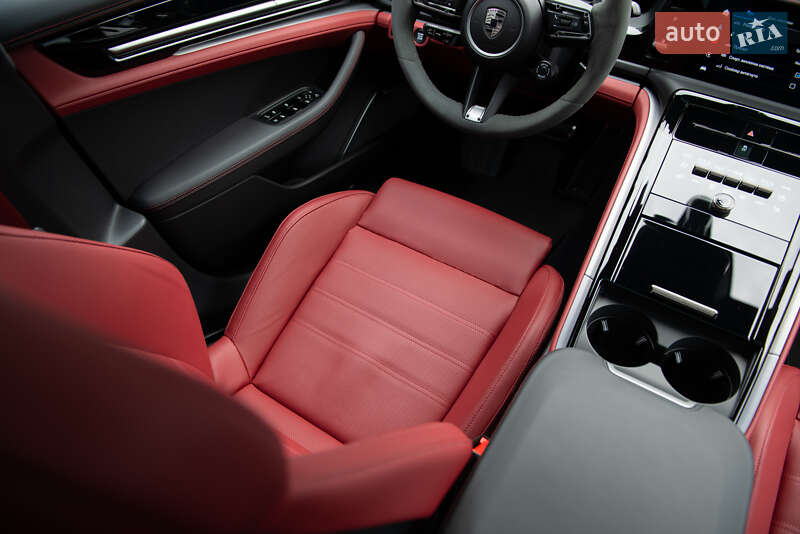 Фастбэк Porsche Panamera 2024 в Мукачево