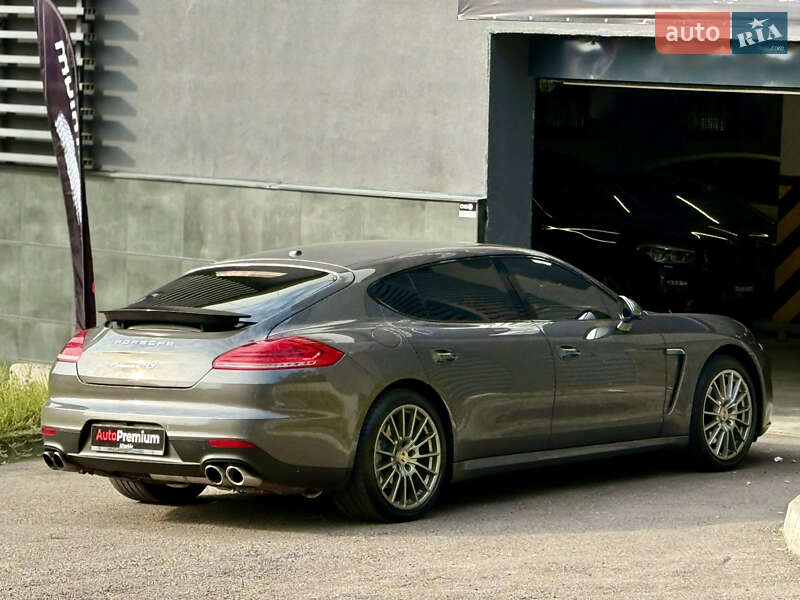 Фастбэк Porsche Panamera 2014 в Харькове
