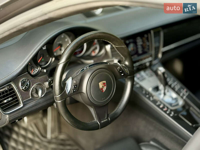 Фастбэк Porsche Panamera 2014 в Харькове