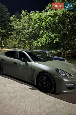 Фастбэк Porsche Panamera 2011 в 