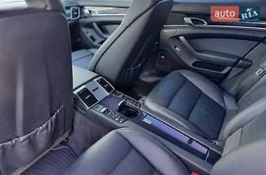 Фастбэк Porsche Panamera 2013 в 