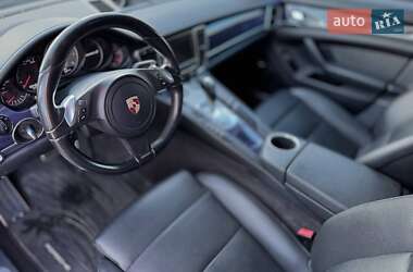 Фастбэк Porsche Panamera 2013 в 