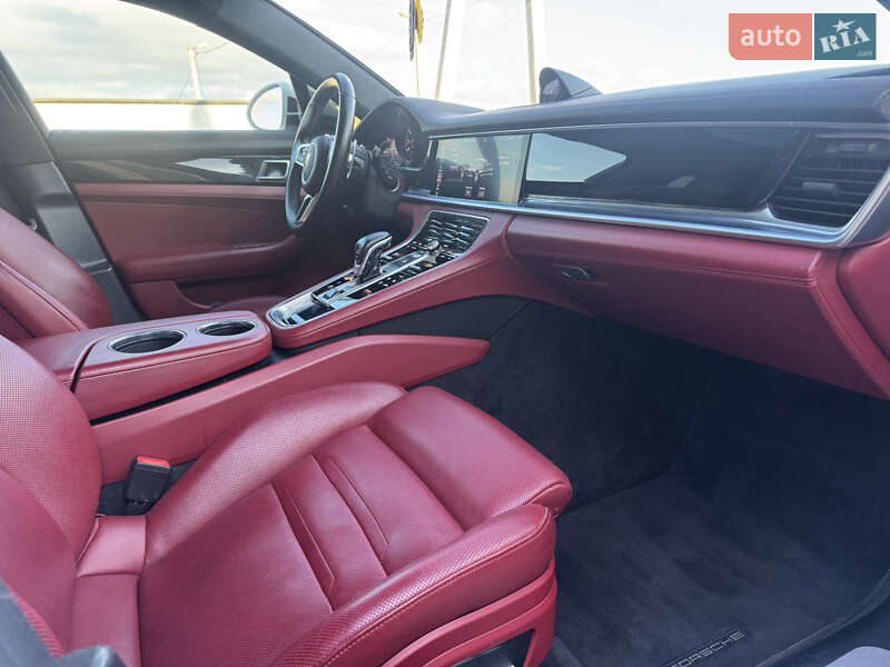 Фастбэк Porsche Panamera 2018 в Хмельницком