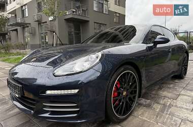 Фастбек Porsche Panamera 2014 в Києві