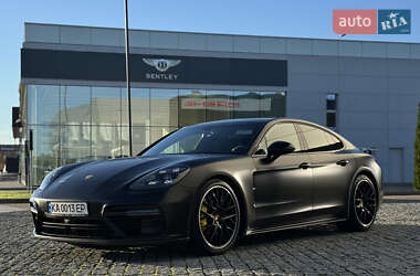 Фастбек Porsche Panamera 2017 в Києві