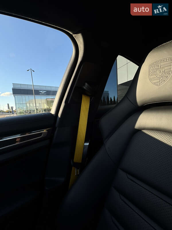 Фастбек Porsche Panamera 2017 в Києві фото 71 Фастбек Porsche Panamera 2017 в Києві