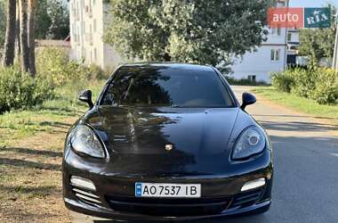 Фастбэк Porsche Panamera 2012 в 