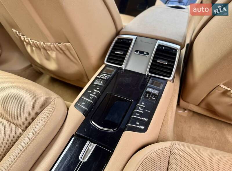 Фастбэк Porsche Panamera 2014 в Киеве фото 14 Фастбэк Porsche Panamera 2014 в Киеве