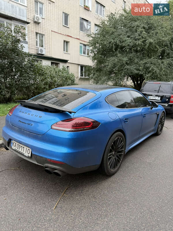 Фастбэк Porsche Panamera 2013 в Киеве