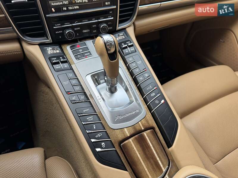 Фастбэк Porsche Panamera 2011 в Ровно