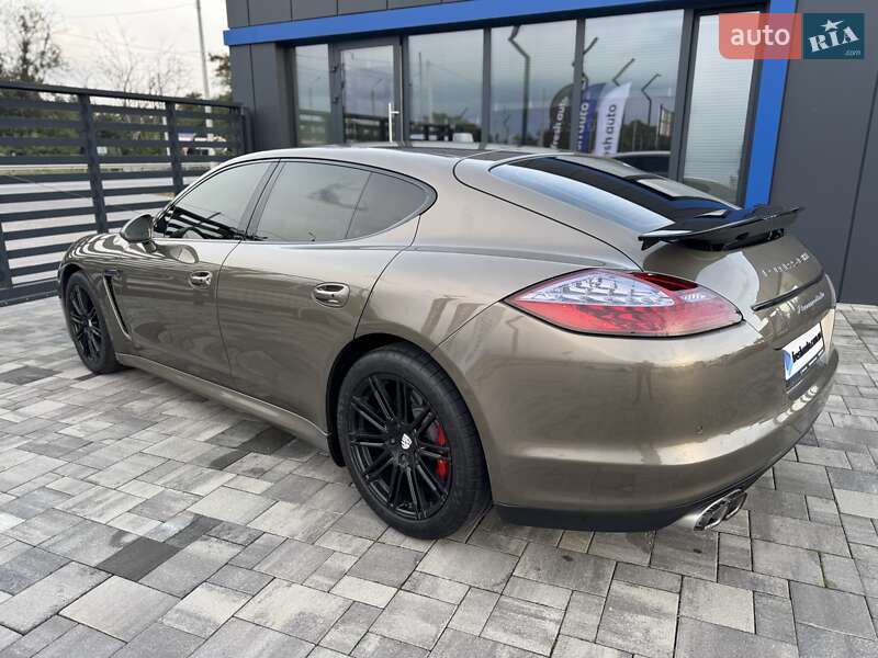 Фастбэк Porsche Panamera 2011 в Ровно