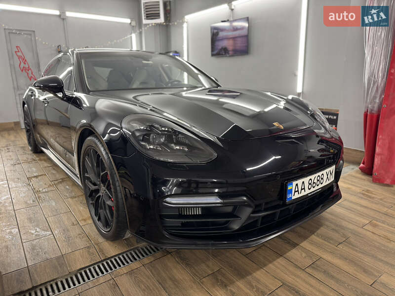 Porsche Panamera 2019