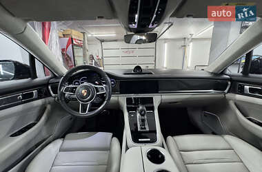 Фастбэк Porsche Panamera 2019 в 