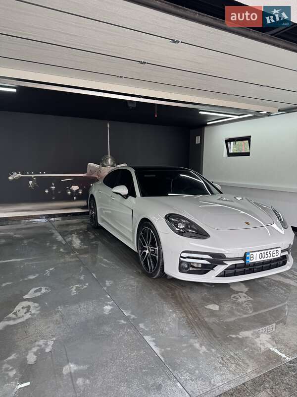Фастбэк Porsche Panamera 2021 в Полтаве
