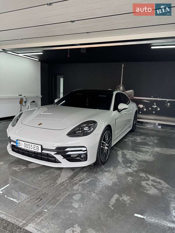 Фастбэк Porsche Panamera 2021 в Полтаве