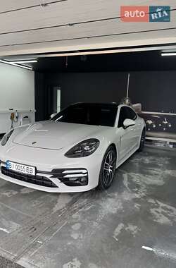 Фастбэк Porsche Panamera 2021 в 