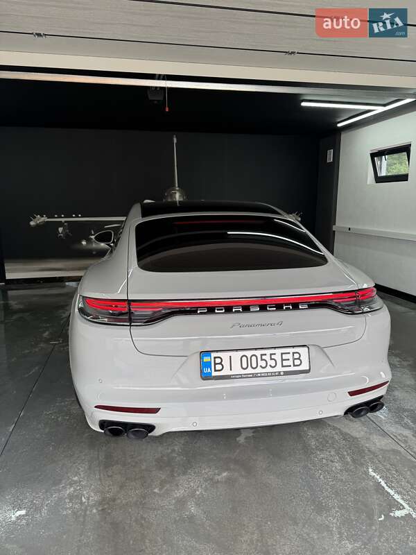 Фастбэк Porsche Panamera 2021 в Полтаве